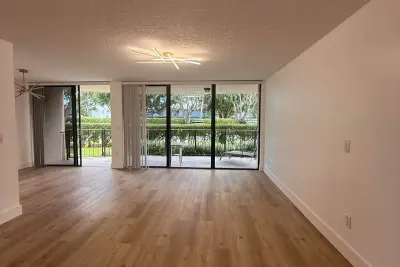 859 Jeffery St #1030, Boca Raton: photo 1 of 29
