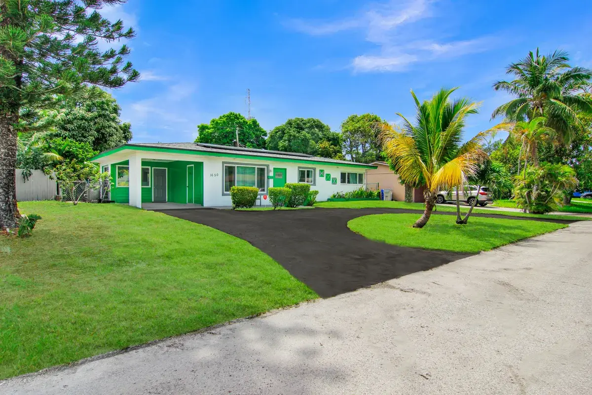 1650 NW 1st Way, Pompano Beach: photo 1 of 24