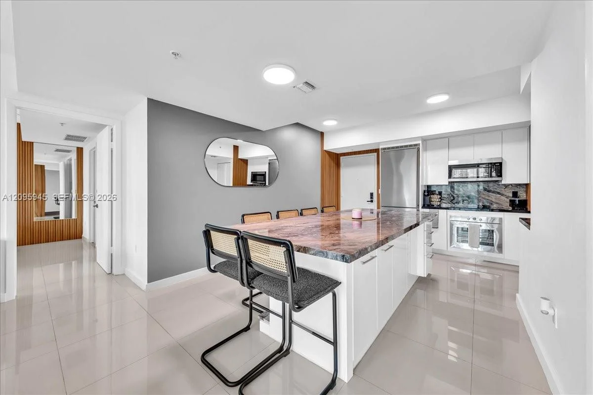 92 SW 3rd St #2802, Miami: photo 1 of 23
