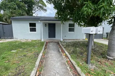 1420 NW 2nd Ave #1, Fort Lauderdale: photo 1 of 14