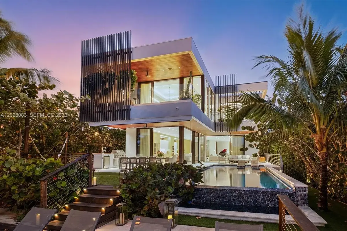 226 W Rivo Alto Dr, Miami Beach: photo 1 of 51