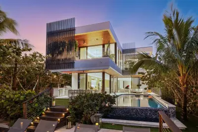 226 W Rivo Alto Dr, Miami Beach: photo 1 of 51