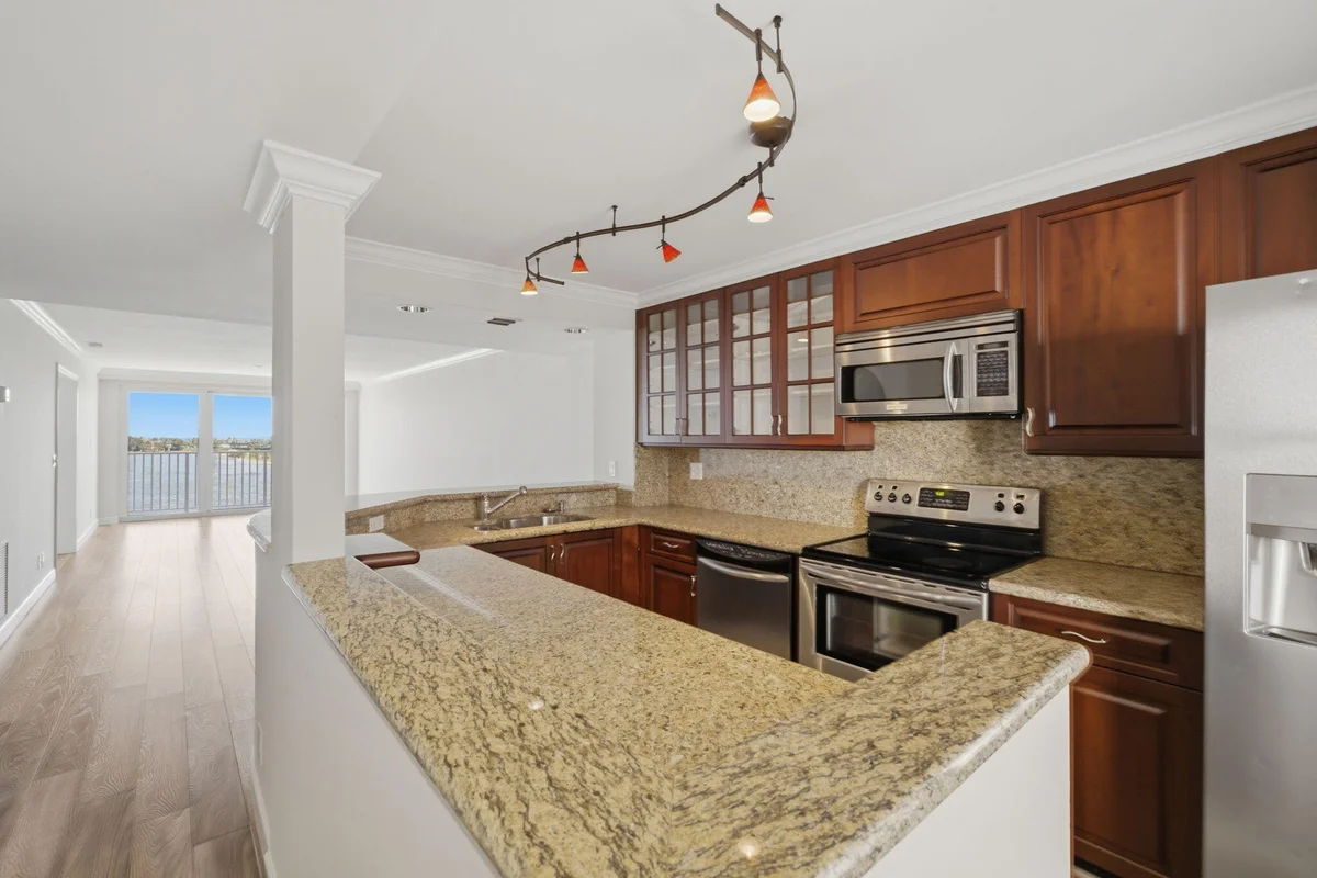 3901 S Flagler Dr #802, West Palm Beach: photo 1 of 13