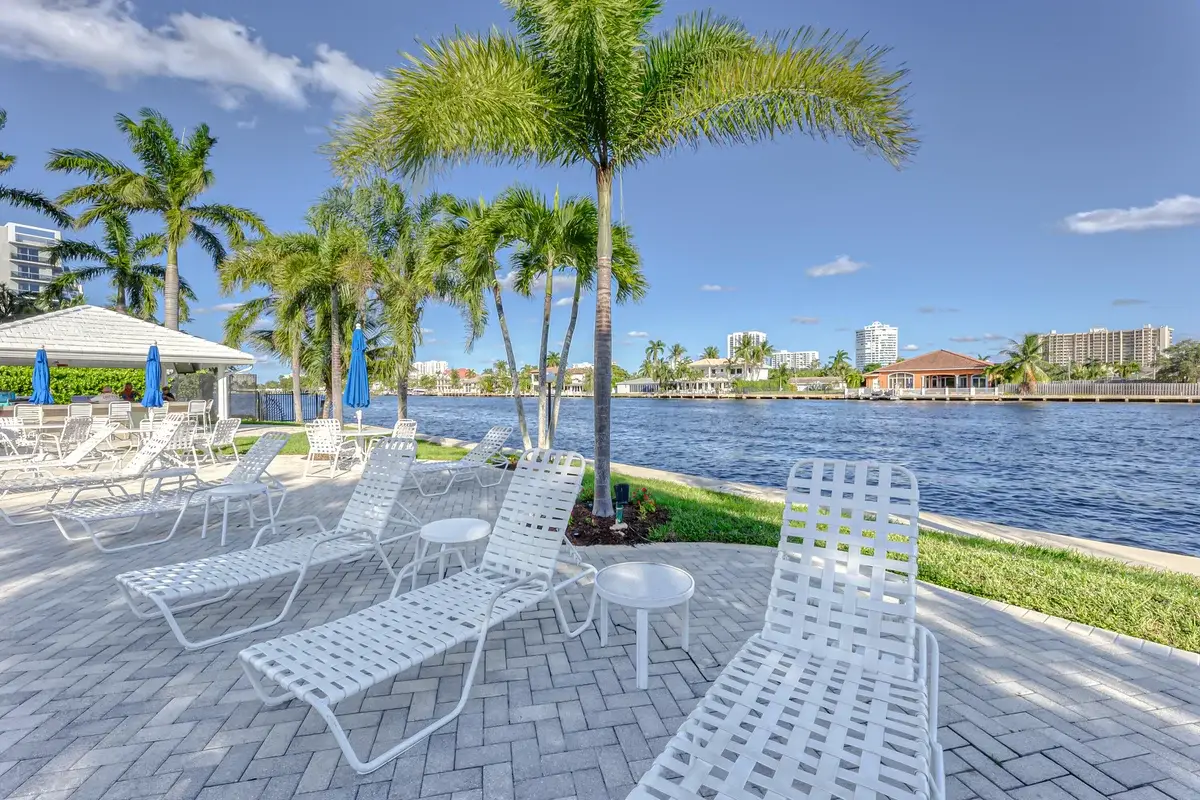 6293 Bay Club Dr #4, Fort Lauderdale: photo 1 of 26