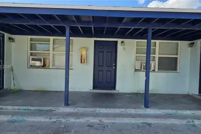 817 Grant St, West Palm Beach: photo 1 of 18