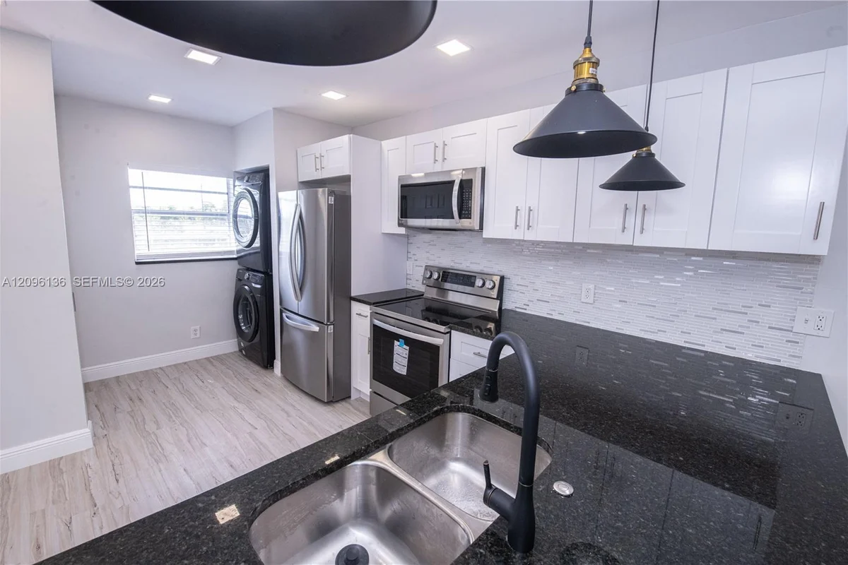 2929 Zorno Way #201, Delray Beach: photo 1 of 15