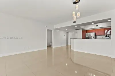 14951 Royal Oaks Ln #2008, North Miami: photo 1 of 43