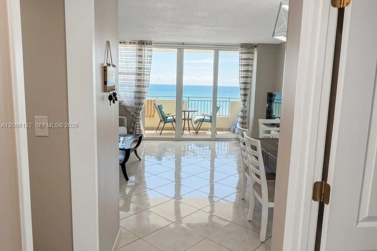 3180 S Ocean Dr #814, Hallandale Beach: photo 1 of 16