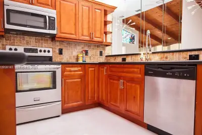 347 Leslie Dr, Hallandale Beach: photo 1 of 13