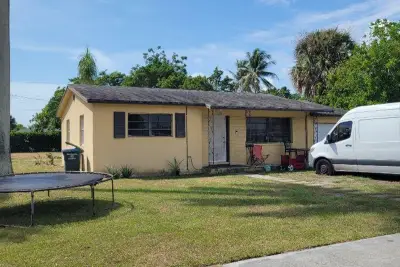730 W Ilex Dr, Lake Park: photo 1 of 39