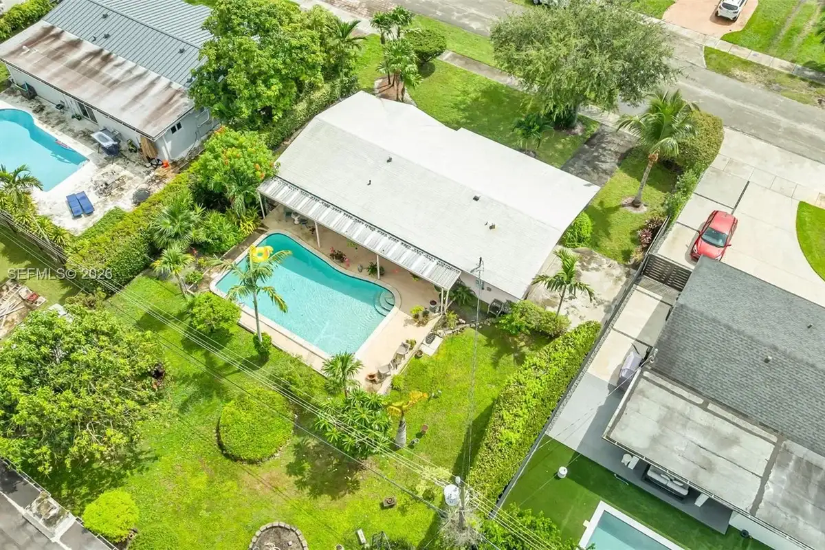 10511 SW 53rd St, Miami: photo 1 of 45
