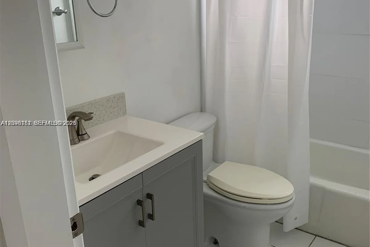 1450 Atlantic Shores Blvd #303, Hallandale Beach: photo 1 of 1