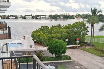 301 Croton Ave #302, Lantana: photo 1 of 12