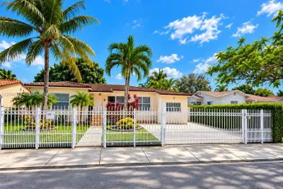 3884 NW 2nd St #1, Miami: photo 1 of 14