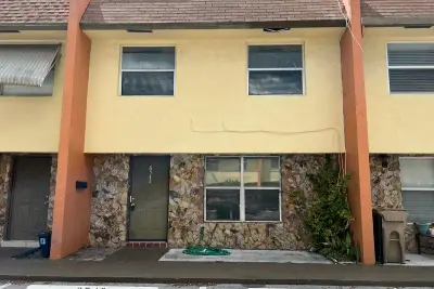 6542 SW 41st St, Davie: photo 1 of 21