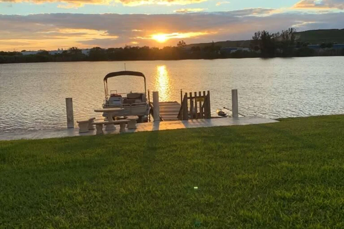 4311 Crystal Lake Dr, Pompano Beach: photo 1 of 16