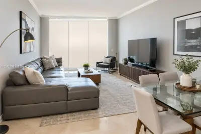 31 SE 5th St #4118, Miami: photo 1 of 13