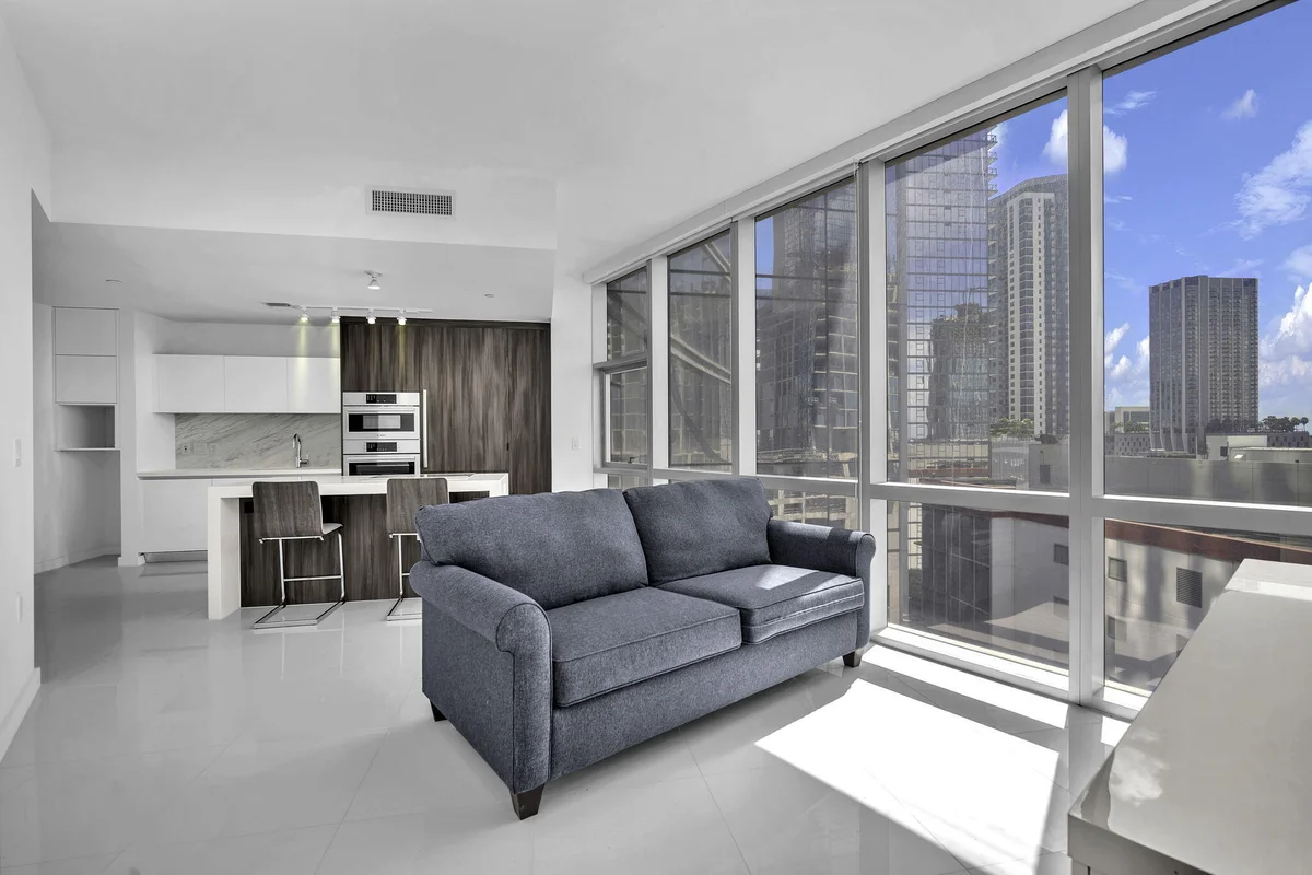 851 NE 1st Ave #1002, Miami: photo 1 of 29