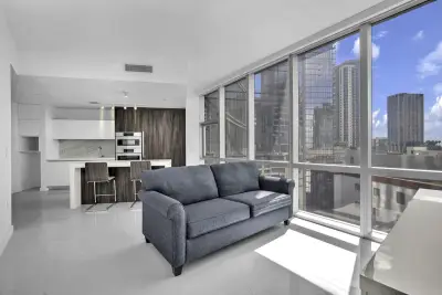 851 NE 1st Ave #1002, Miami: photo 1 of 29