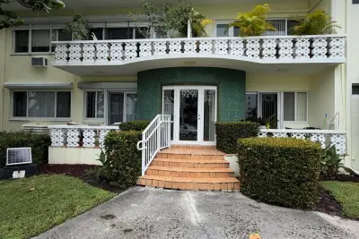9291 W Bay Harbor Dr #8, Bay Harbor Islands: photo 1 of 10