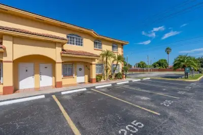 7520 W 20th Ave #206, Hialeah: photo 1 of 45