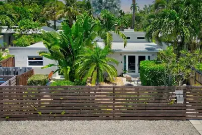 1449 NE 23rd St, Wilton Manors: photo 1 of 29