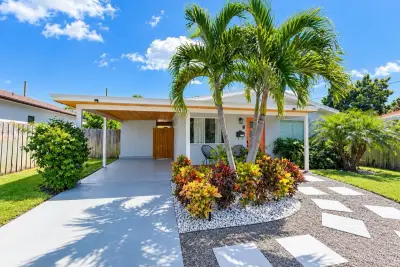 7610 S Olive Ave, West Palm Beach: photo 1 of 28
