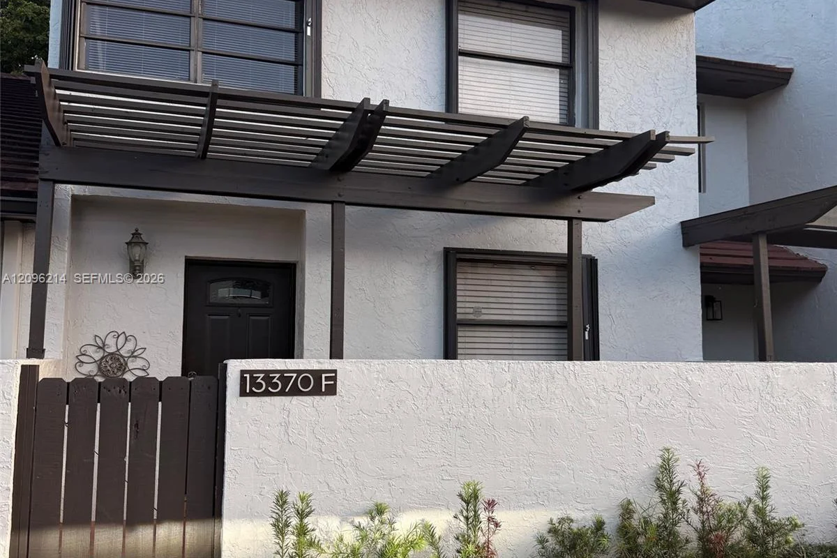 13370 SW 89th Ter #F, Miami: photo 1 of 11