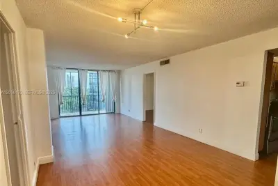 3475 N Country Club Dr #601, Aventura: photo 1 of 33