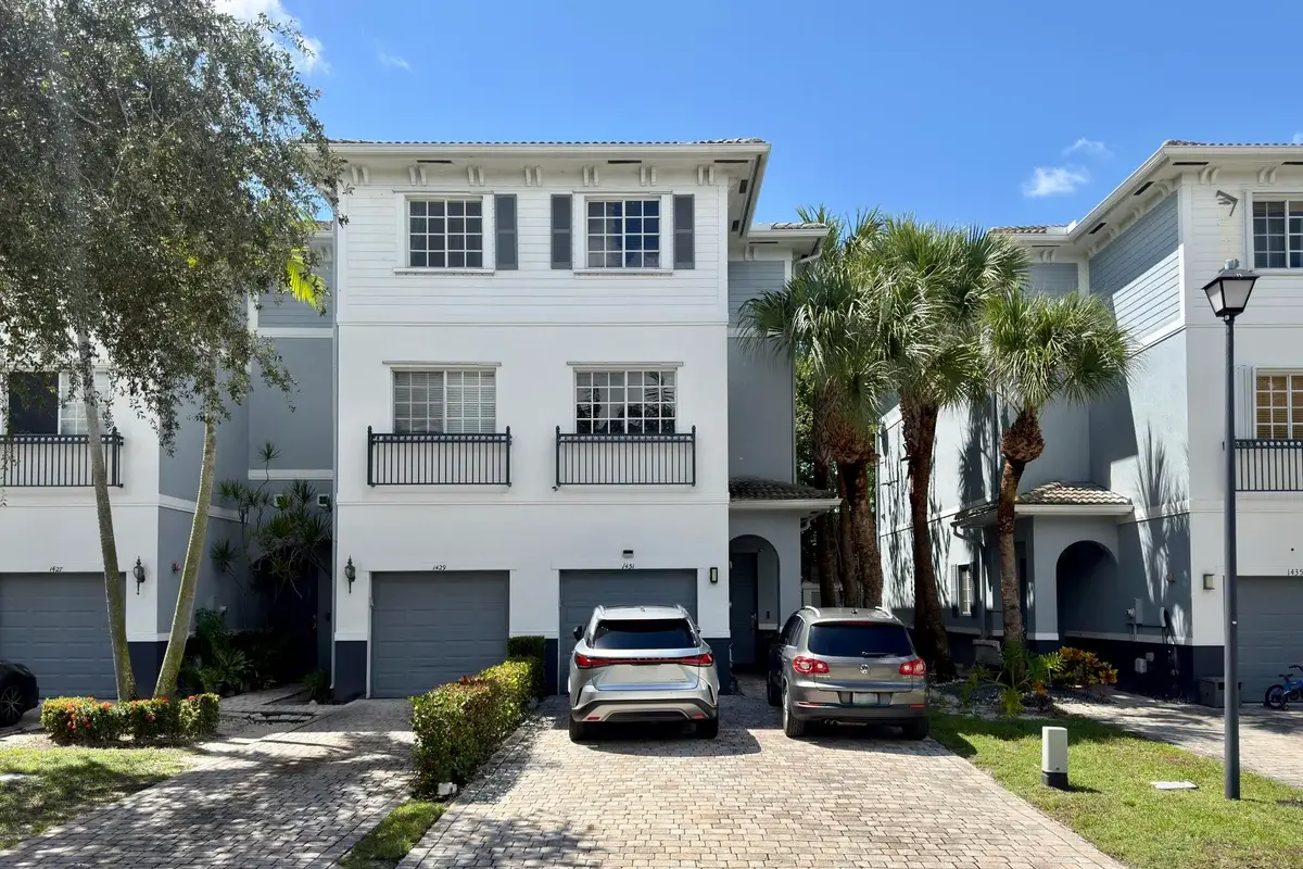 1431 NW 36th Way, Lauderhill: photo 1 of 31