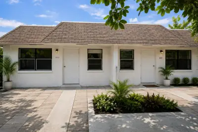 1515 NW 8th Ave, Fort Lauderdale: photo 1 of 34