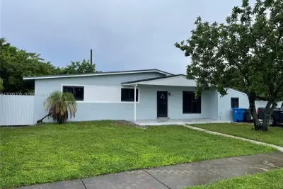 3720 SW 32nd St, Hollywood: photo 1 of 20