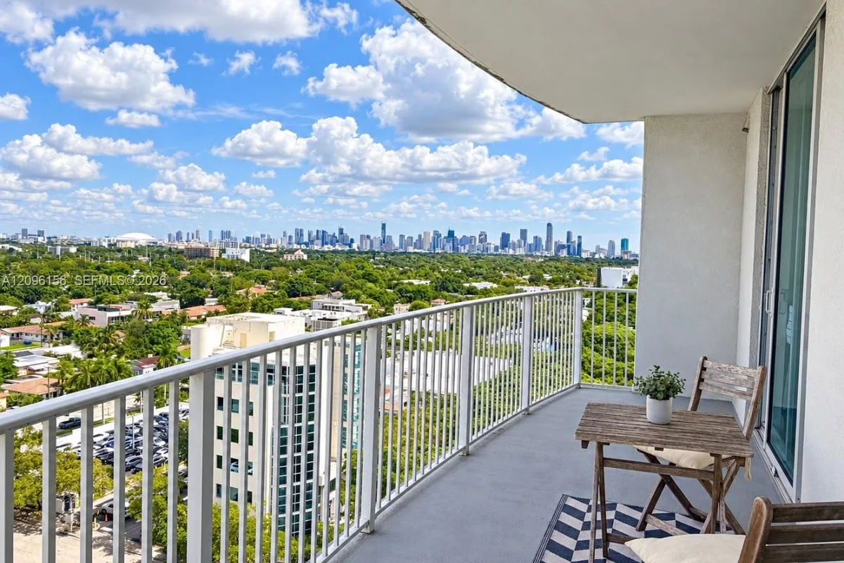 3180 SW 22nd Ter #1208, Miami: photo 1 of 27