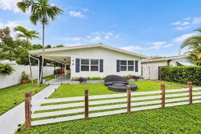 131 NE 19th Ave #1-3, Pompano Beach: photo 1 of 15