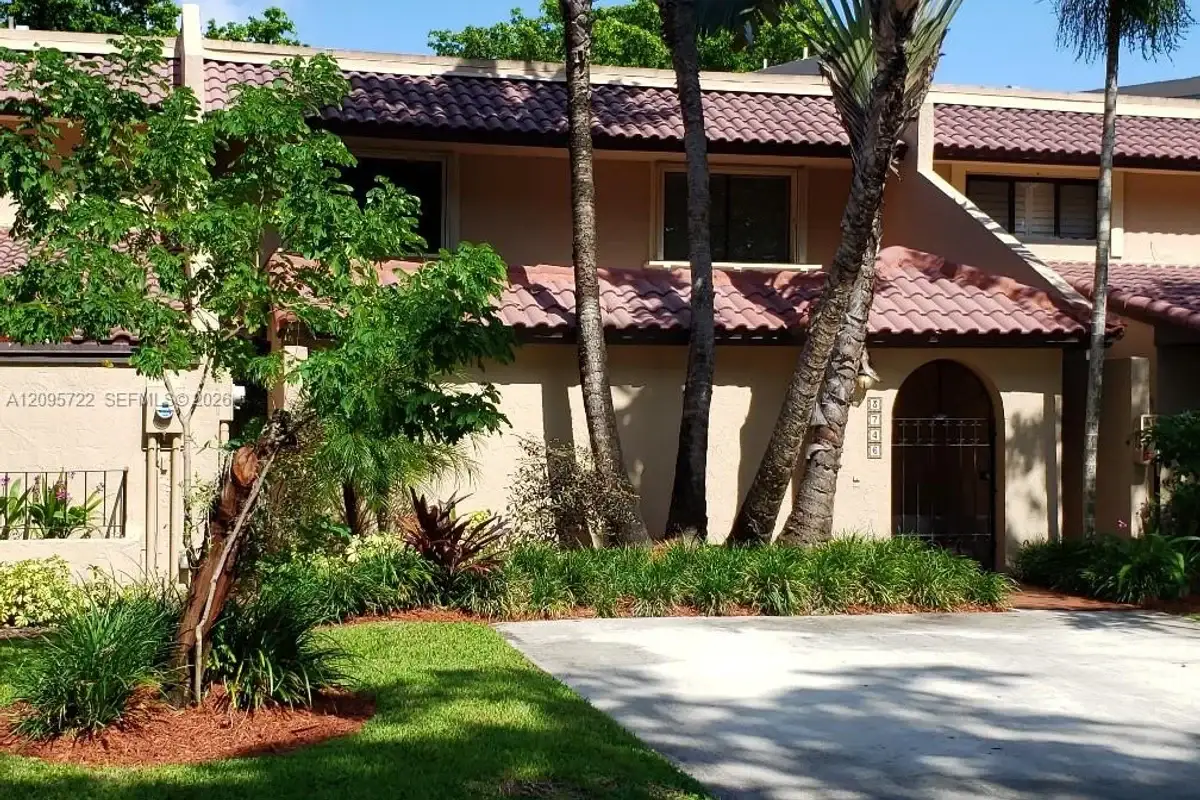 3746 Alcantara Ave #70-D, Doral: photo 1 of 50
