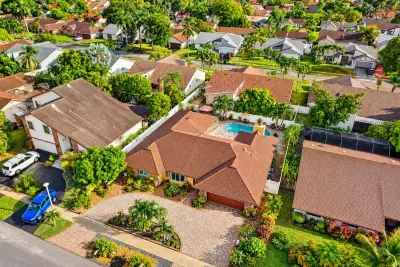 7430 NW 49th St, Lauderhill: photo 1 of 47