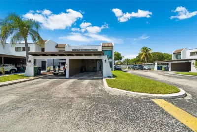 6526 Kendale Lakes Dr #1410, Miami: photo 1 of 42