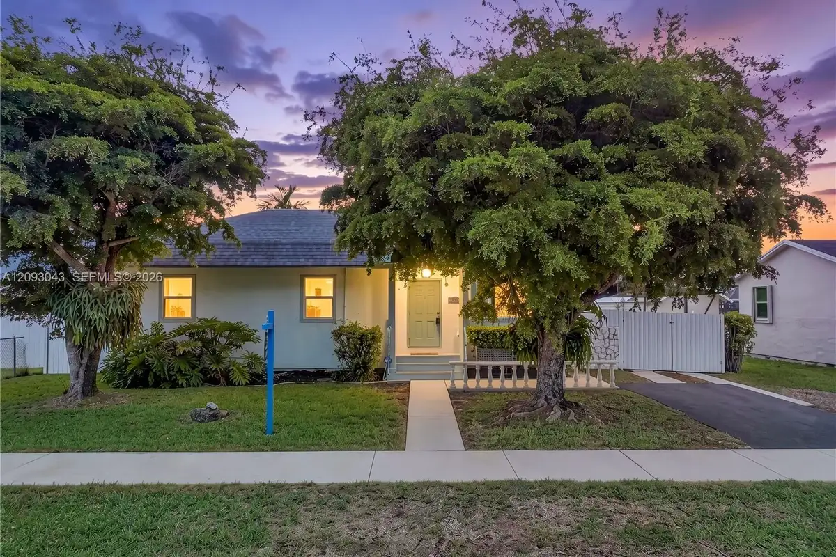 29902 SW 147th Ave, Homestead: photo 1 of 37