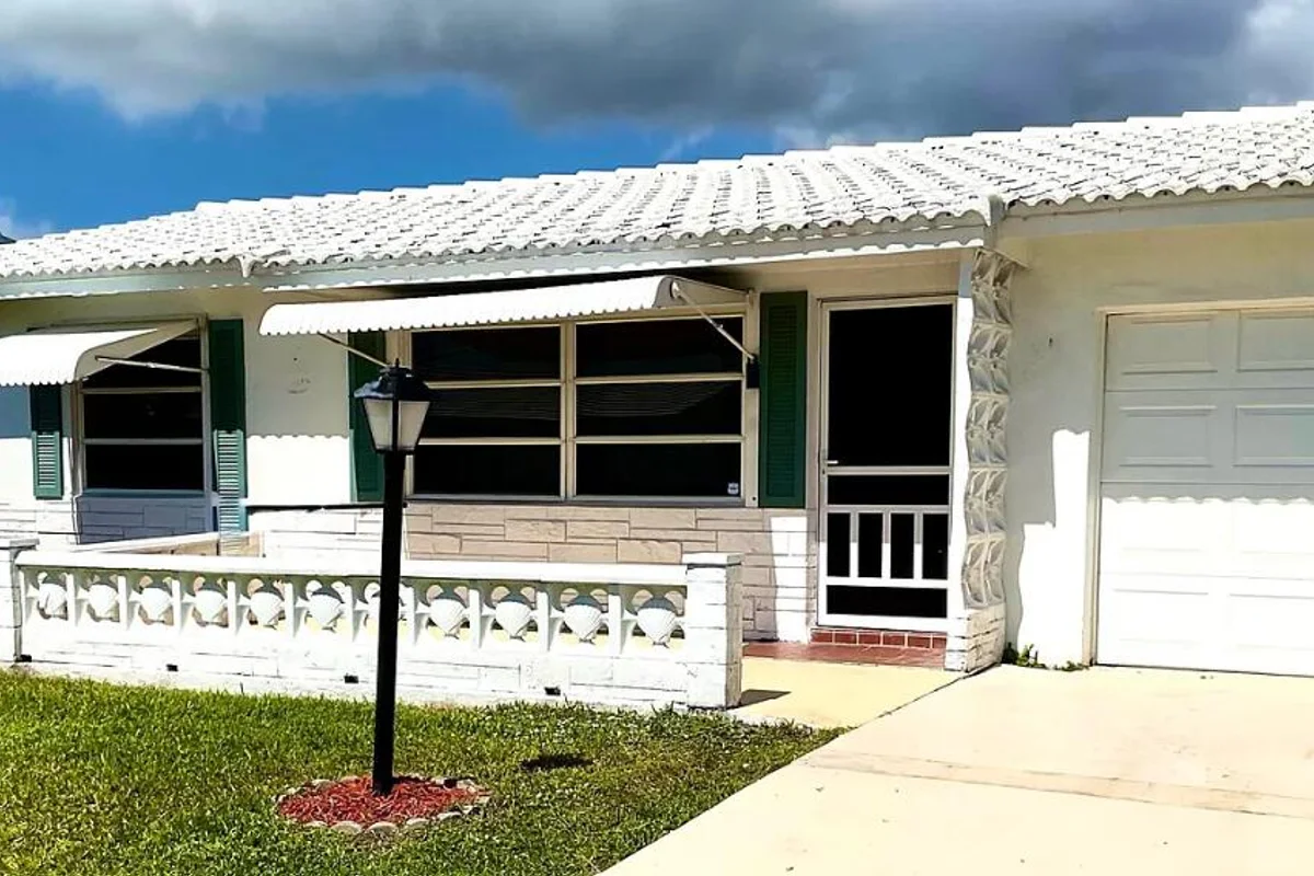 119 SW 10th Ct, Boynton Beach: photo 1 of 2
