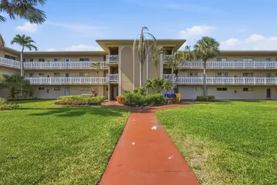 2606 Garden Dr S #305, Lake Worth: photo 1 of 24