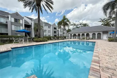 711 SW 111th Way #202, Pembroke Pines: photo 1 of 22