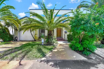 124 S Palmway, Lake Worth Beach: photo 1 of 37