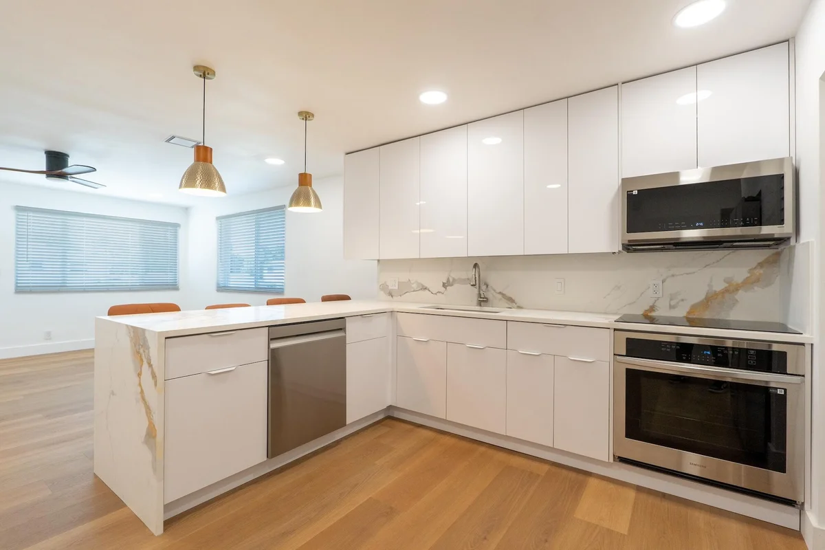 2175 NE 56th St #201, Fort Lauderdale: photo 1 of 29