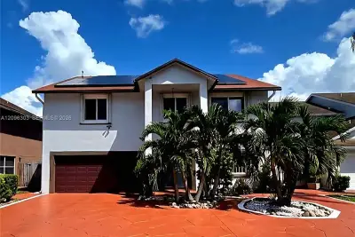 18849 NW 78th Pl #A, Hialeah: photo 1 of 18
