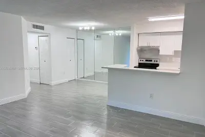 19055 NW 62nd Ave #111, Hialeah: photo 1 of 26