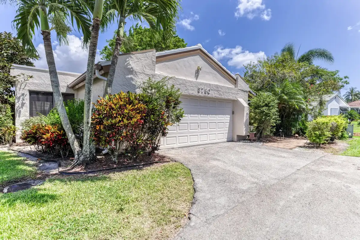 5780 Piping Rock Dr, Boynton Beach: photo 1 of 43