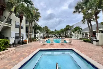 724 Executive Center Dr #36, West Palm Beach: photo 1 of 43