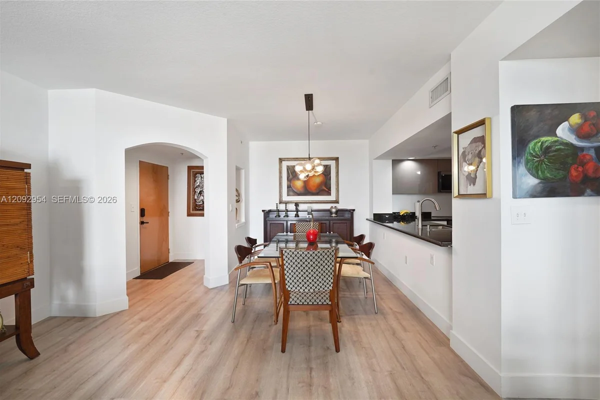 110 N Federal Hwy #1404, Fort Lauderdale: photo 1 of 49