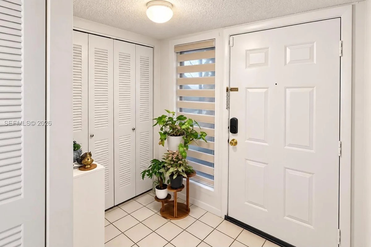 5200 NW 31st Ave #82, Fort Lauderdale: photo 1 of 10