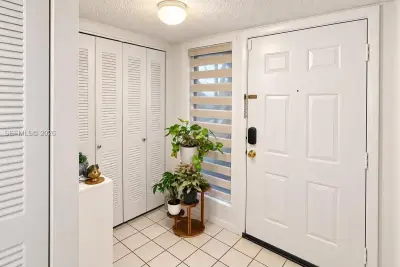 5200 NW 31st Ave #82, Fort Lauderdale: photo 1 of 10